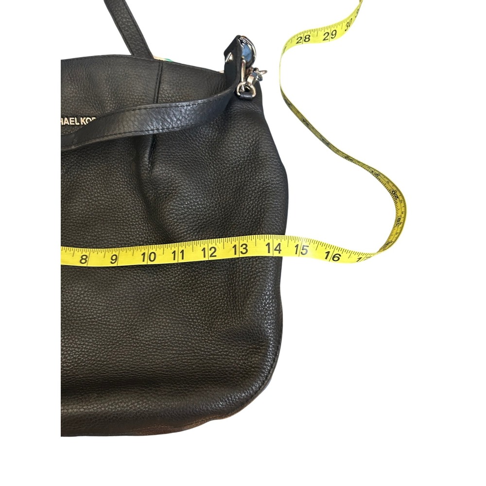 Michael Kors Black Leather Shoulder Bag Hobo Handbag Chain‎ Detail Charm - Picture 7 of 8